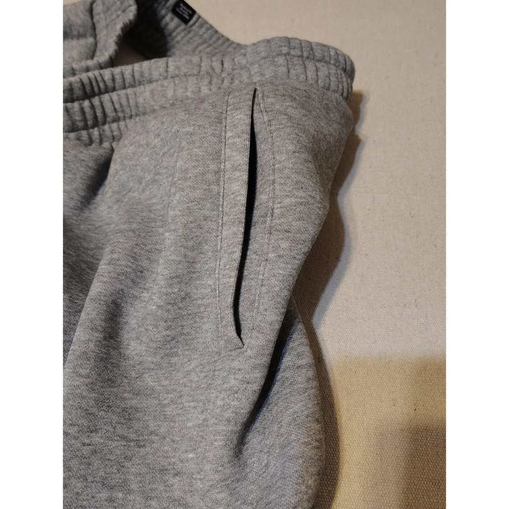 Puma Athletic Shorts Fleece Heavy Gray Big Logo Athletic Casual Size Small‎ 7